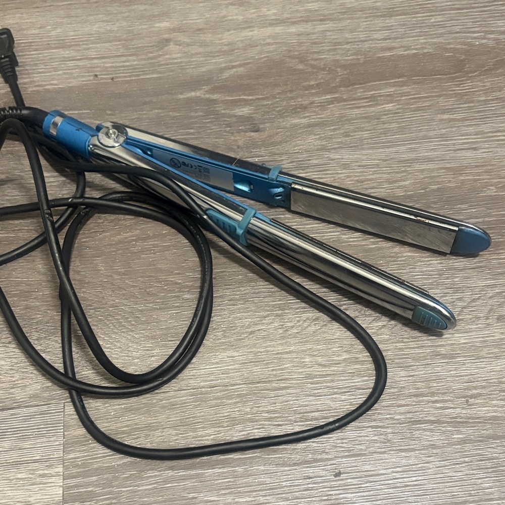 BaByliss Blue Hair Straightener